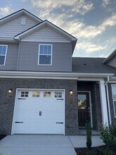 681 Birdie Dr in Spring Hill, TN - Building Photo - Building Photo