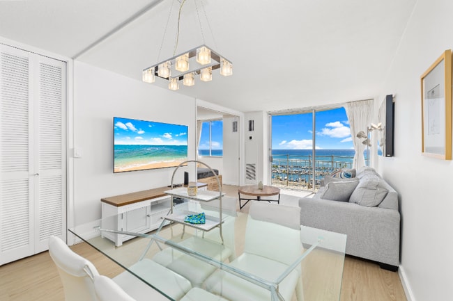 1765 Ala Moana Blvd in Honolulu, HI - Building Photo - Building Photo