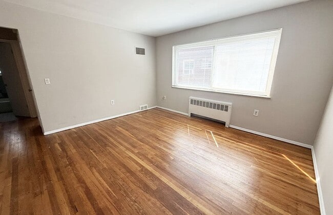 property at 922-926 Ludlow Ave