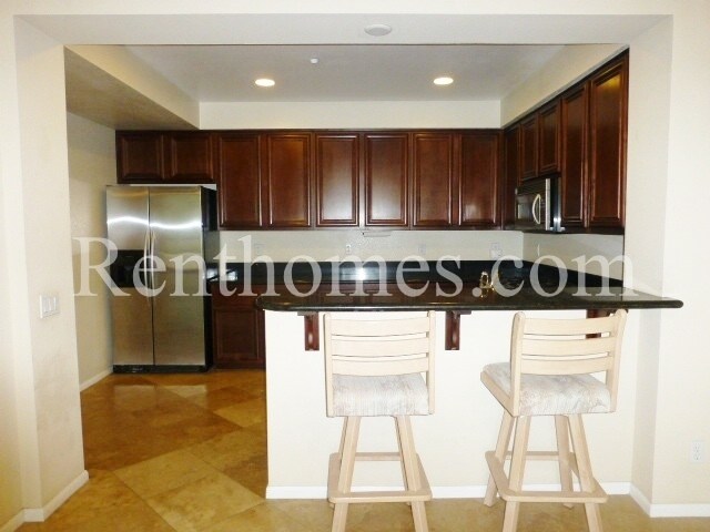 8301 Rio San Diego Dr in San Diego, CA - Building Photo - Building Photo
