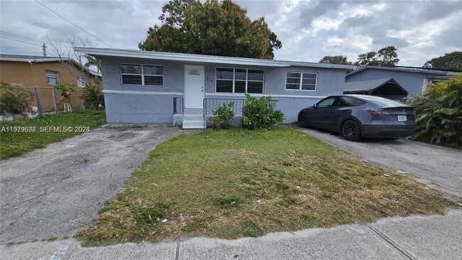 374 NW 31st Ave in Pompano Beach, FL - Building Photo - Building Photo