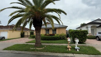 1070 NW 129th Pl in Miami, FL - Building Photo - Building Photo