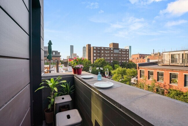 7 E Springfield St, Unit 4A in Boston, MA - Foto de edificio - Building Photo