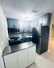 49 SE 13th St in Dania Beach, FL - Building Photo - Building Photo