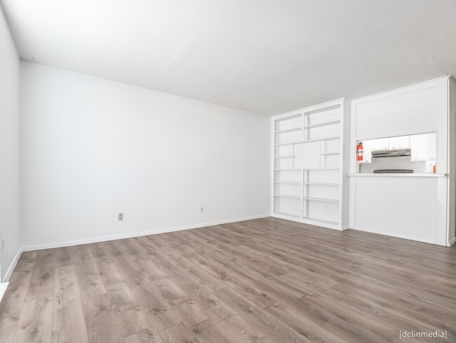 4645 Wild Indigo St in Houston, TX - Building Photo - Building Photo