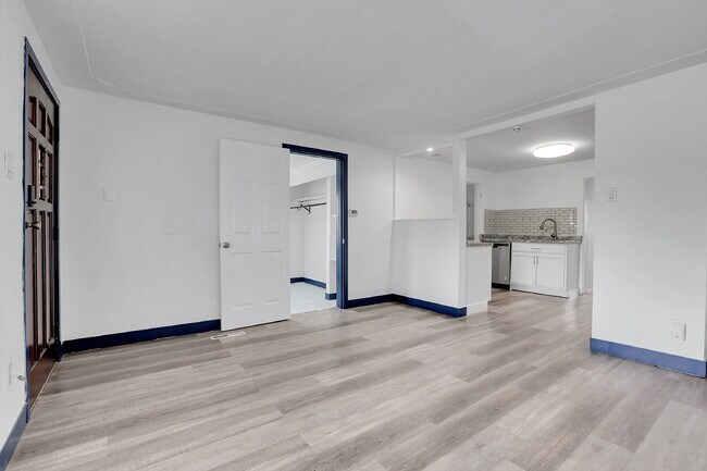 4842 Steele St in Denver, CO - Foto de edificio - Building Photo