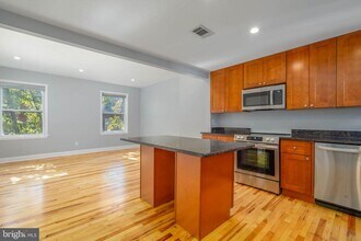 2225 Mt Vernon St in Philadelphia, PA - Building Photo - Building Photo