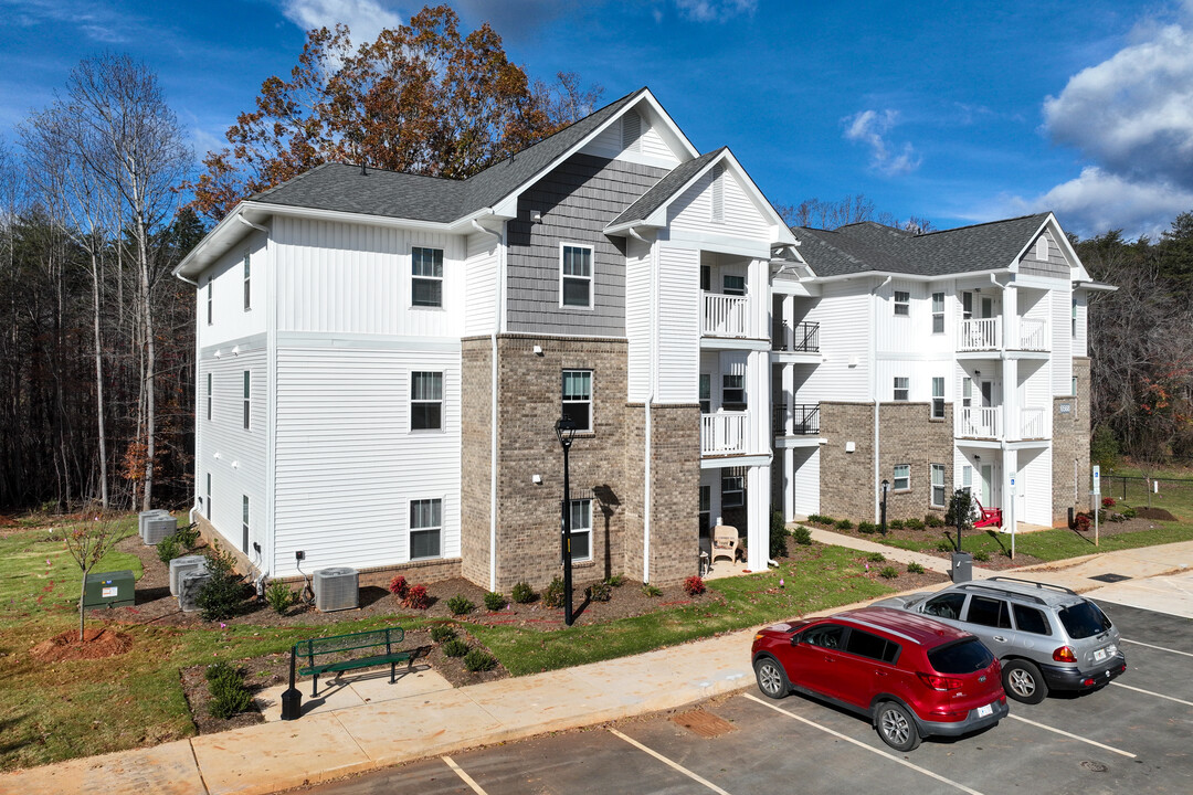 Pegram Landing II in Lewisville, NC - Building Photo