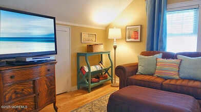 517 1/2 15th Ave in Belmar, NJ - Building Photo - Building Photo