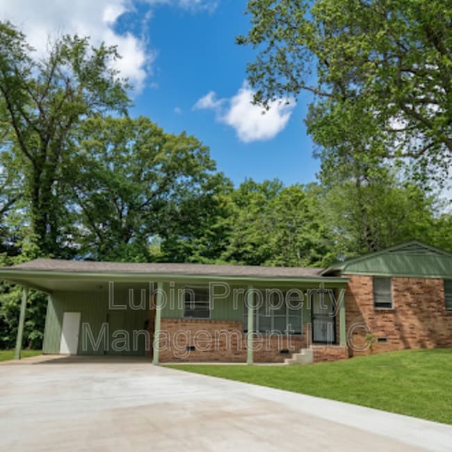 2879 Overton Crossing St in Memphis, TN - Building Photo - Building Photo