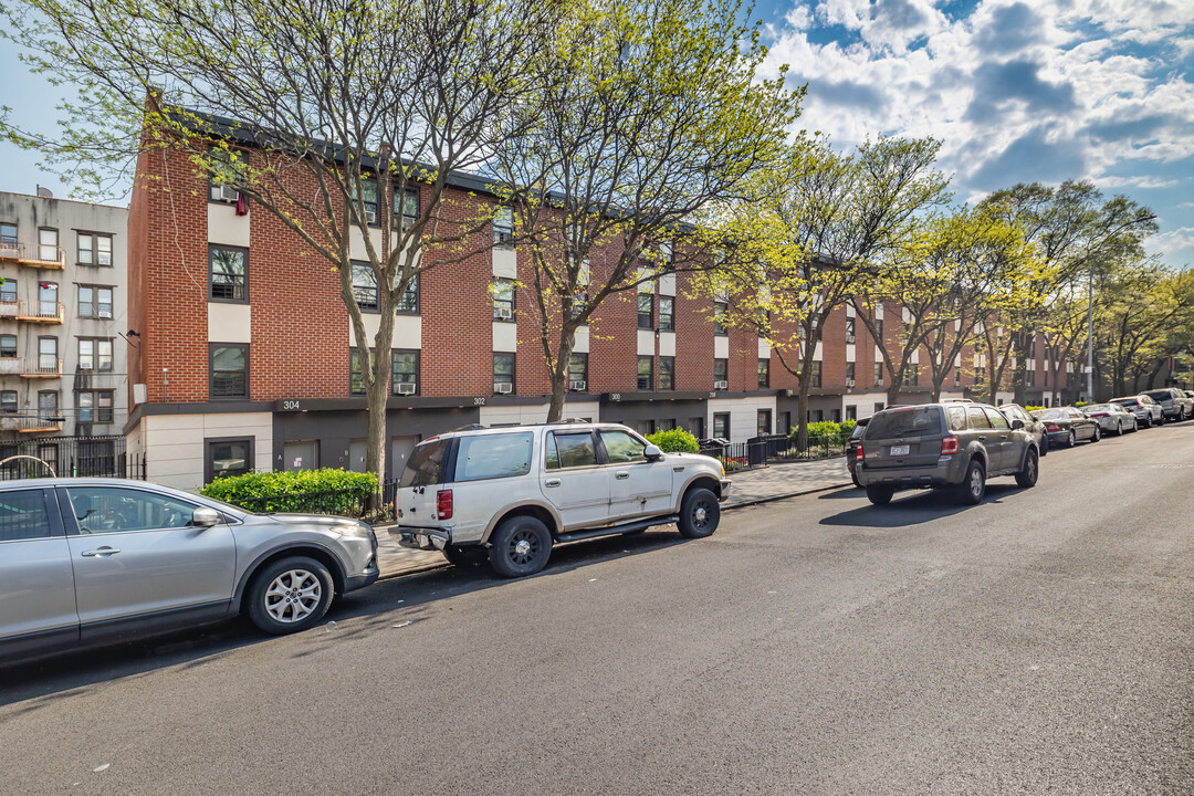 302 Lexington Ave in Brooklyn, NY - Foto de edificio