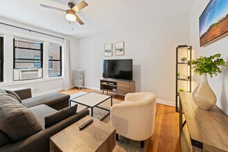 6441 N Hamilton Ave in Chicago, IL - Building Photo - Building Photo