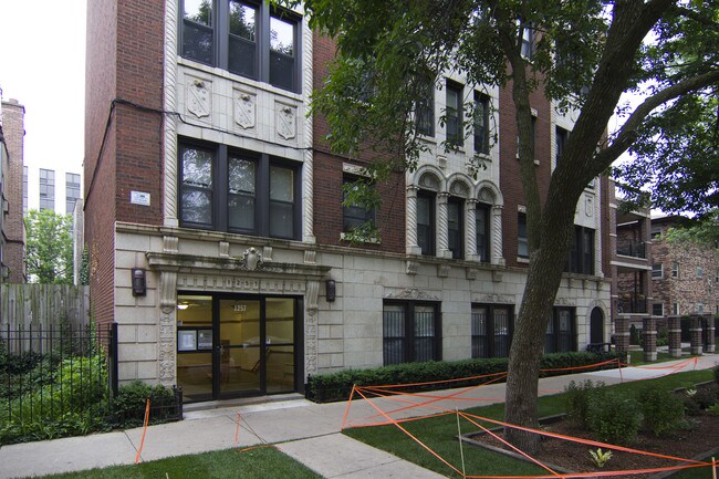 1257 W Lunt Ave in Chicago, IL - Foto de edificio - Building Photo