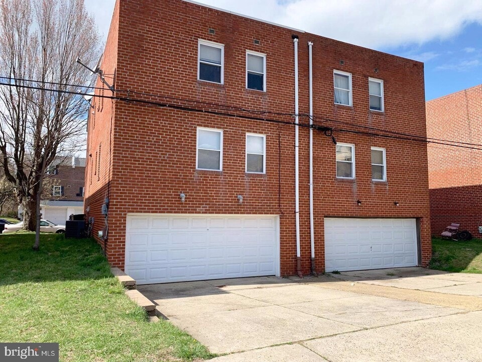 8909 Alton St Photo