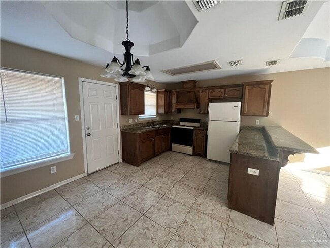 2216 N Erica St in Pharr, TX - Building Photo - Building Photo
