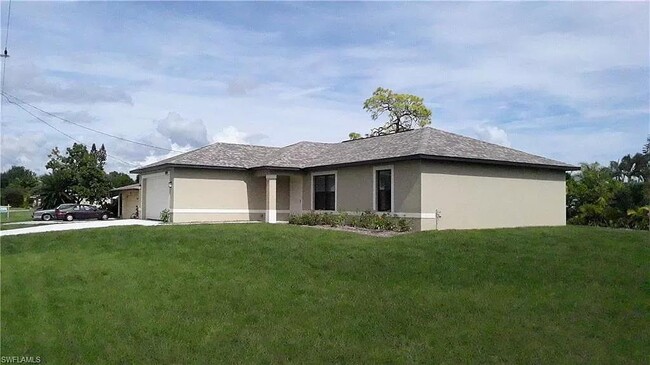 3759 Santa Barbara Blvd in Cape Coral, FL - Building Photo - Building Photo