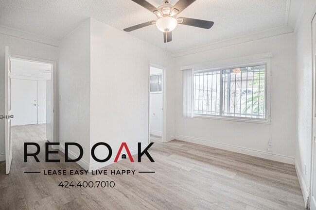 13073 Pierce St in Los Angeles, CA - Building Photo - Building Photo