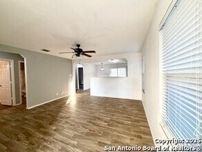 24230 Saffron Plum in San Antonio, TX - Foto de edificio - Building Photo