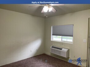 114 E 11th St in Medford, OR - Building Photo - Building Photo