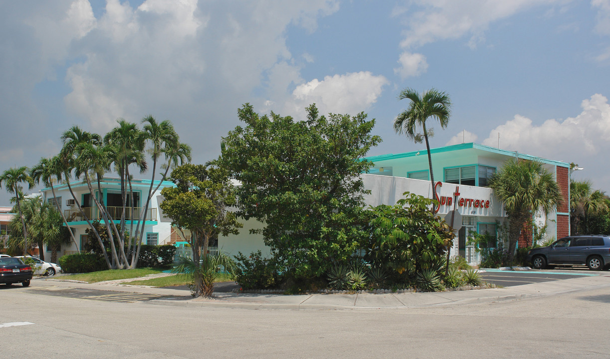 Sun Terrace in Fort Lauderdale, FL - Building Photo