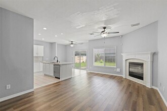 4427 Village View Dr in Missouri City, TX - Foto de edificio - Building Photo