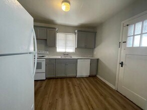 39-43 W 880 N in Provo, UT - Foto de edificio - Building Photo