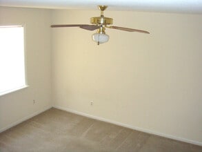 1203 Baytree Rd in Valdosta, GA - Building Photo - Building Photo