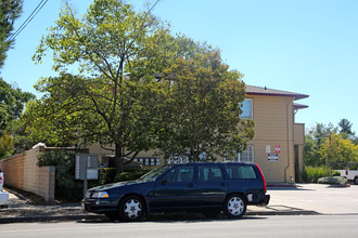 2255 Chestnut St in Livermore, CA - Building Photo - Building Photo