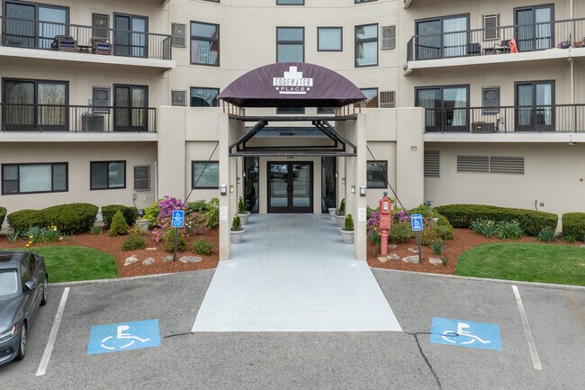 Edgewater Place Condominiums in Quincy, MA - Building Photo - Building Photo