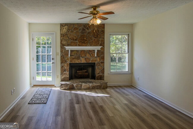 211 Meadow Run in Peachtree City, GA - Building Photo - Building Photo