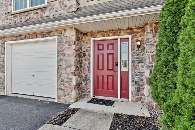 36 Taylor Dr in York, PA - Building Photo - Building Photo