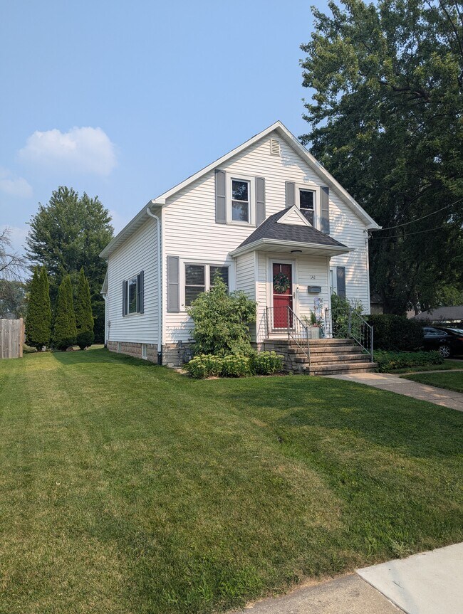 property at 141 S Willow St
