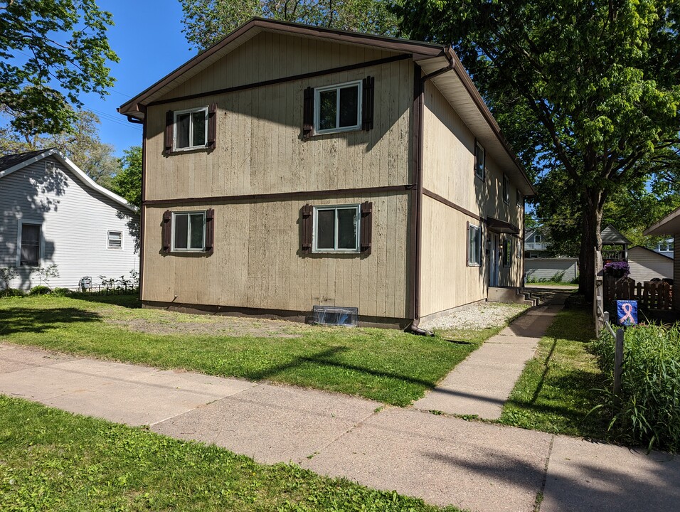 1705 Market St in La crosse, WI - Building Photo