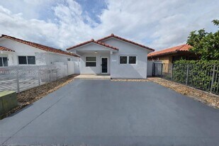 6624 W 22nd Ln in Hialeah, FL - Building Photo