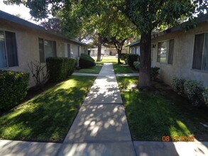 2821 Desert St in Rosamond, CA - Building Photo - Building Photo