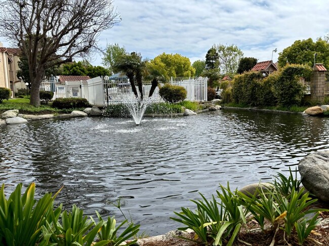 16521 Grunion Ln in Huntington Beach, CA - Building Photo - Building Photo