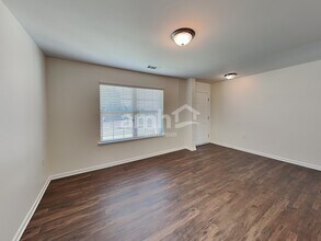 1748 Eastway Dr in Dallas, NC - Building Photo - Building Photo