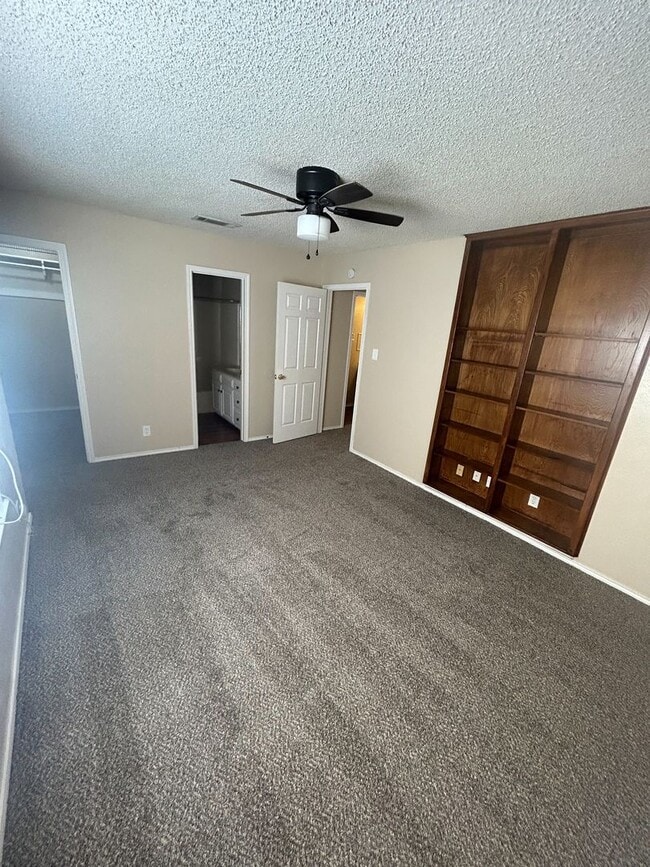 416 Gardenview St in Denton, TX - Foto de edificio - Building Photo