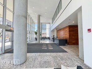 1520 N Dayton St, Unit 2 in Chicago, IL - Building Photo - Building Photo