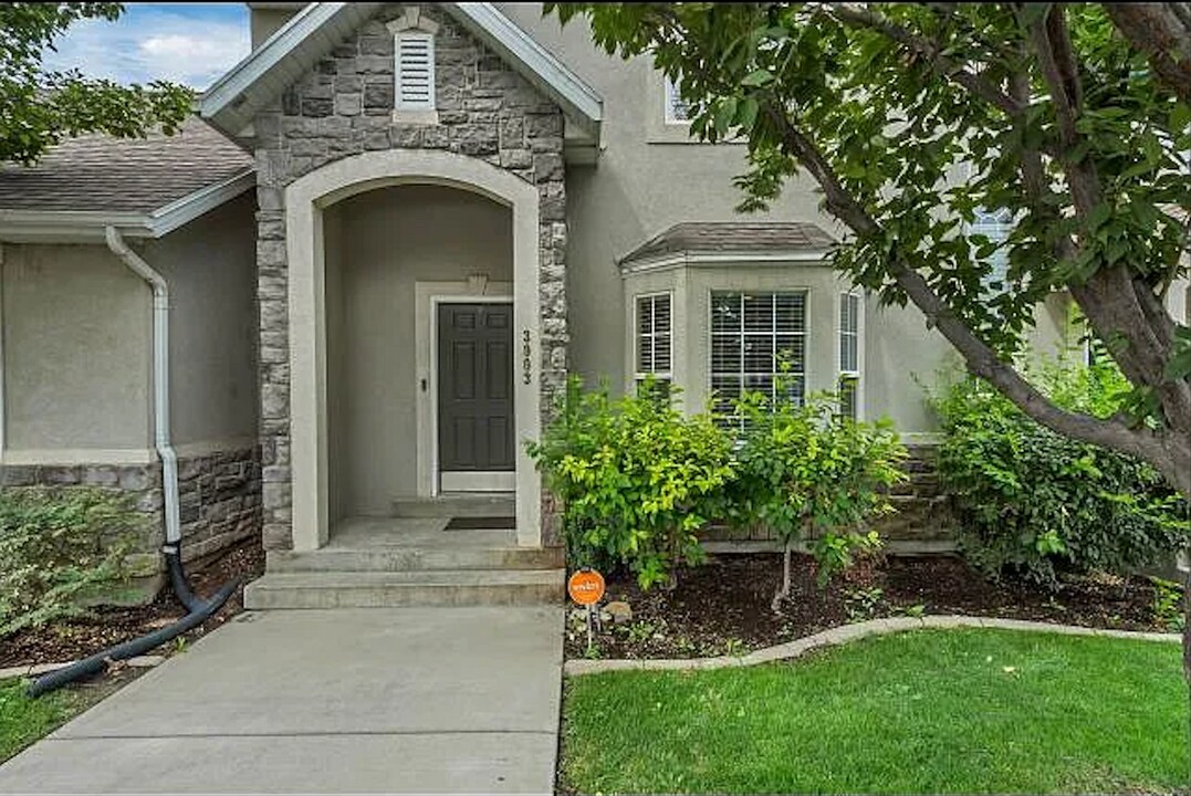 3903 N Davencourt Loop in Lehi, UT - Building Photo