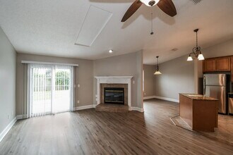 8544 Moss Pointe Trail N in Jacksonville, FL - Building Photo - Building Photo