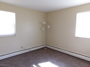 172 Kendall Ave in Campbell, OH - Building Photo - Building Photo
