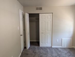 Quantico Court in Triangle, VA - Building Photo - Building Photo