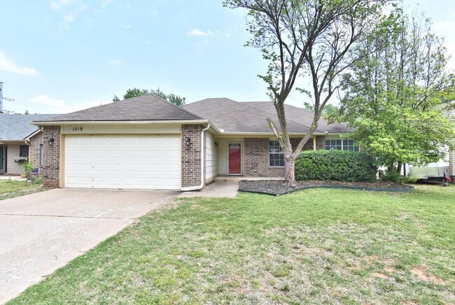 property at 1519 N 1st St