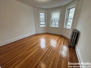 100 Warren St, Unit 1.9 in Boston, MA - Building Photo - Building Photo