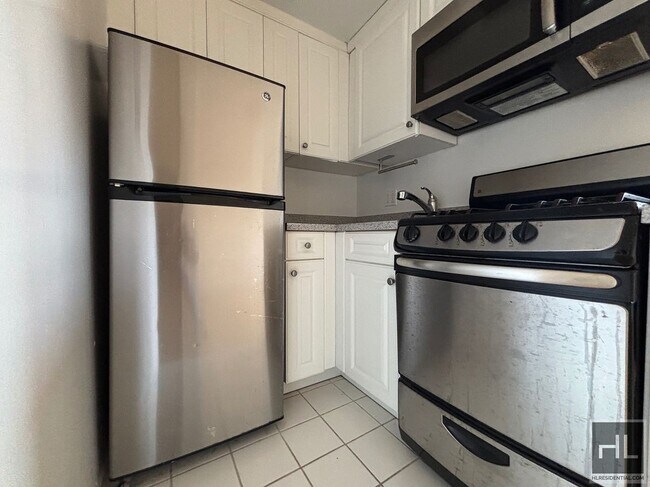 AMSTERDAM AVENUE in New York, NY - Building Photo - Building Photo