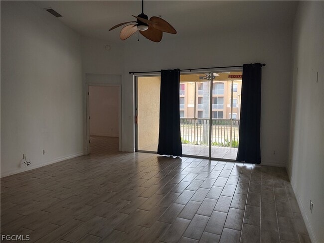 8521 Oakshade Cir in Ft. Myers, FL - Building Photo - Building Photo