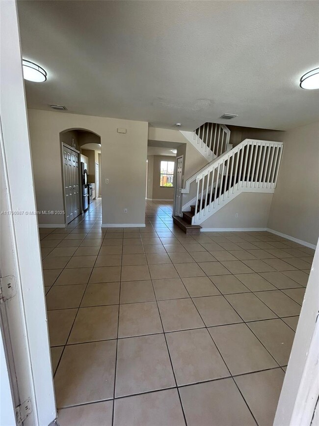 10906 SW 240th St in Homestead, FL - Building Photo - Building Photo