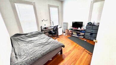 74 Antwerp St in Boston, MA - Building Photo - Building Photo