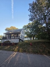 41 Lawrence St in Bellingham, MA - Building Photo - Building Photo